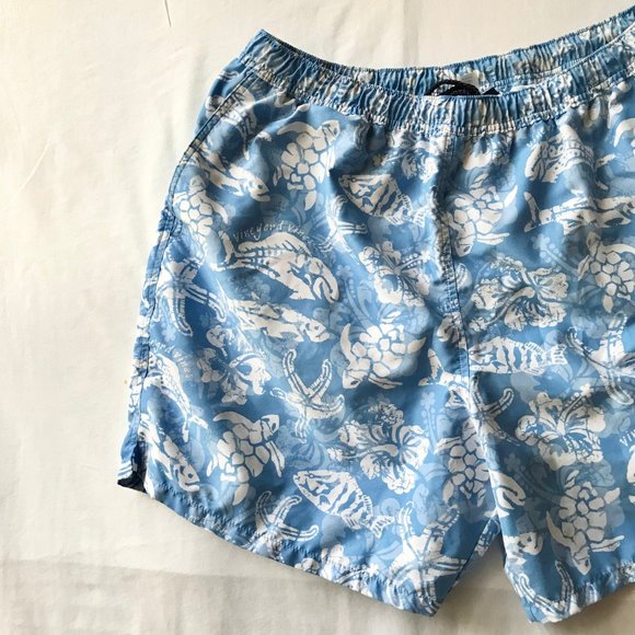 Vineyard Vines Swim Trunks Mens Size XL 18 Blue Bathing Suit Turtle Fish Dolphin - Picture 3 of 16